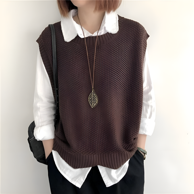 Monica – Elegant and Modern Vest