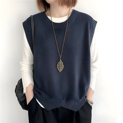 Monica – Elegant and Modern Vest