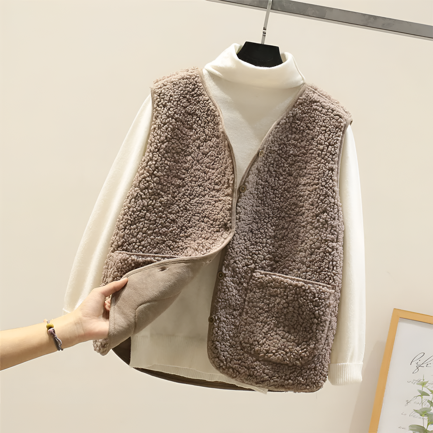 Holly - Versatile Chic Wool Vest