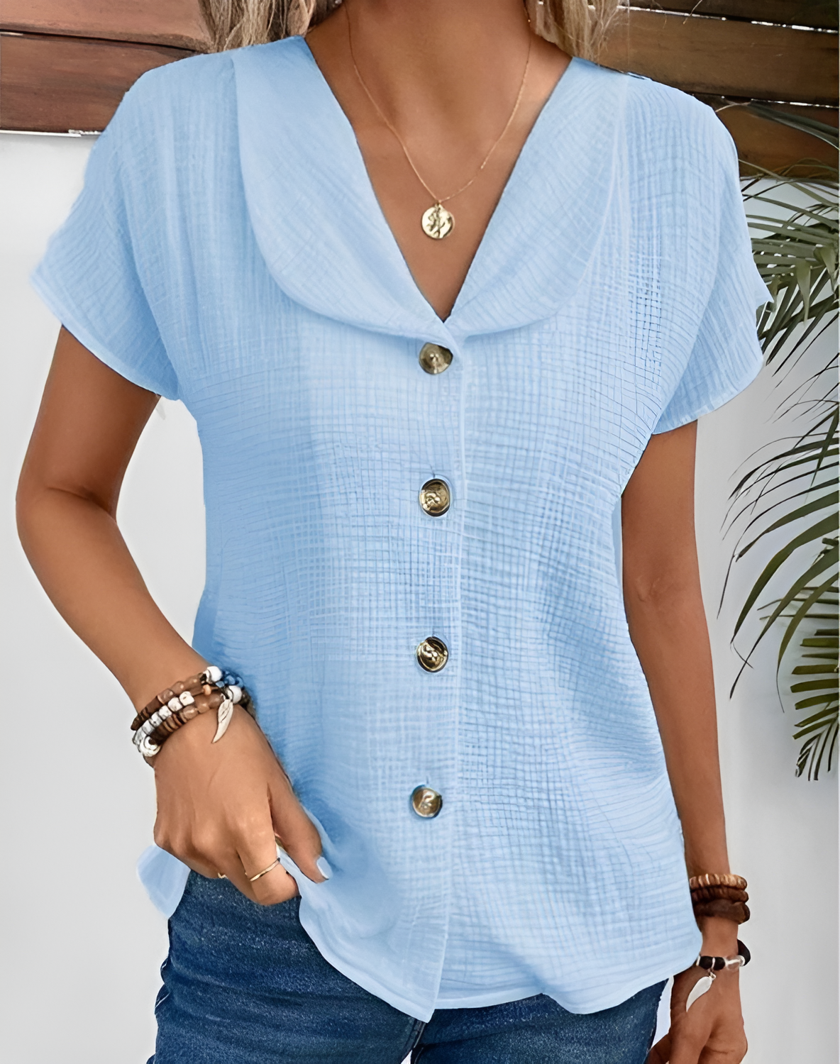 Lori - Chic Summer Blouse