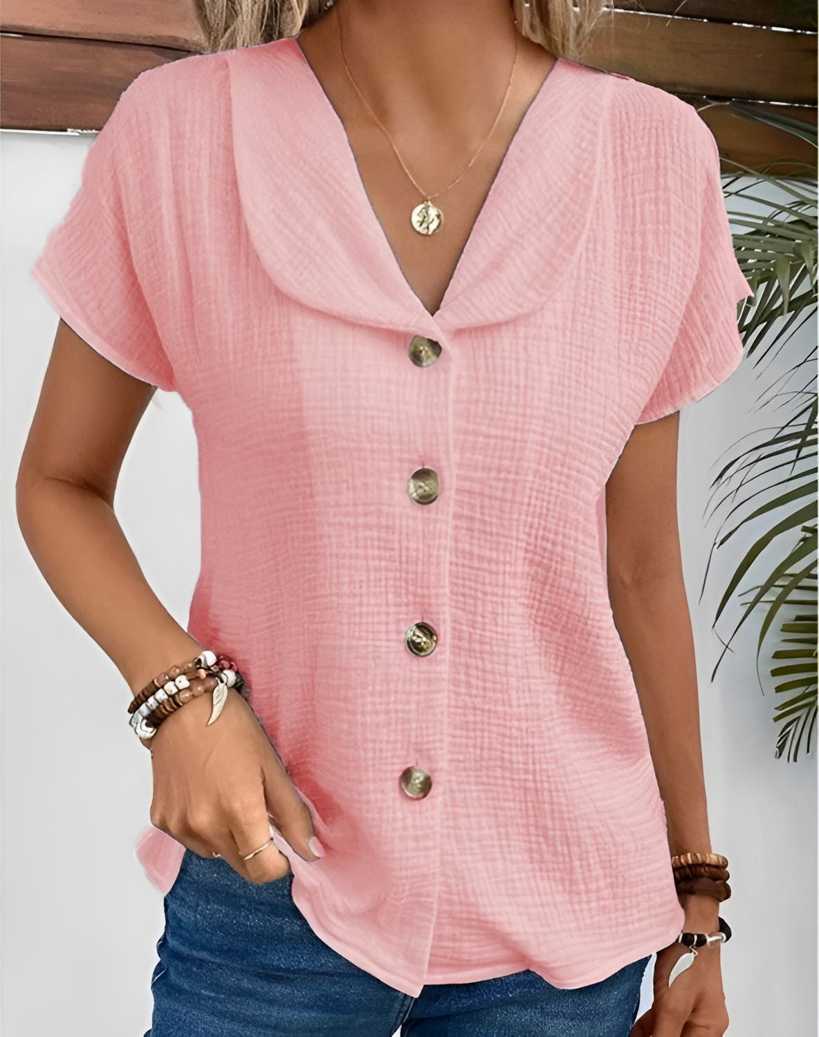 Lori - Chic Summer Blouse