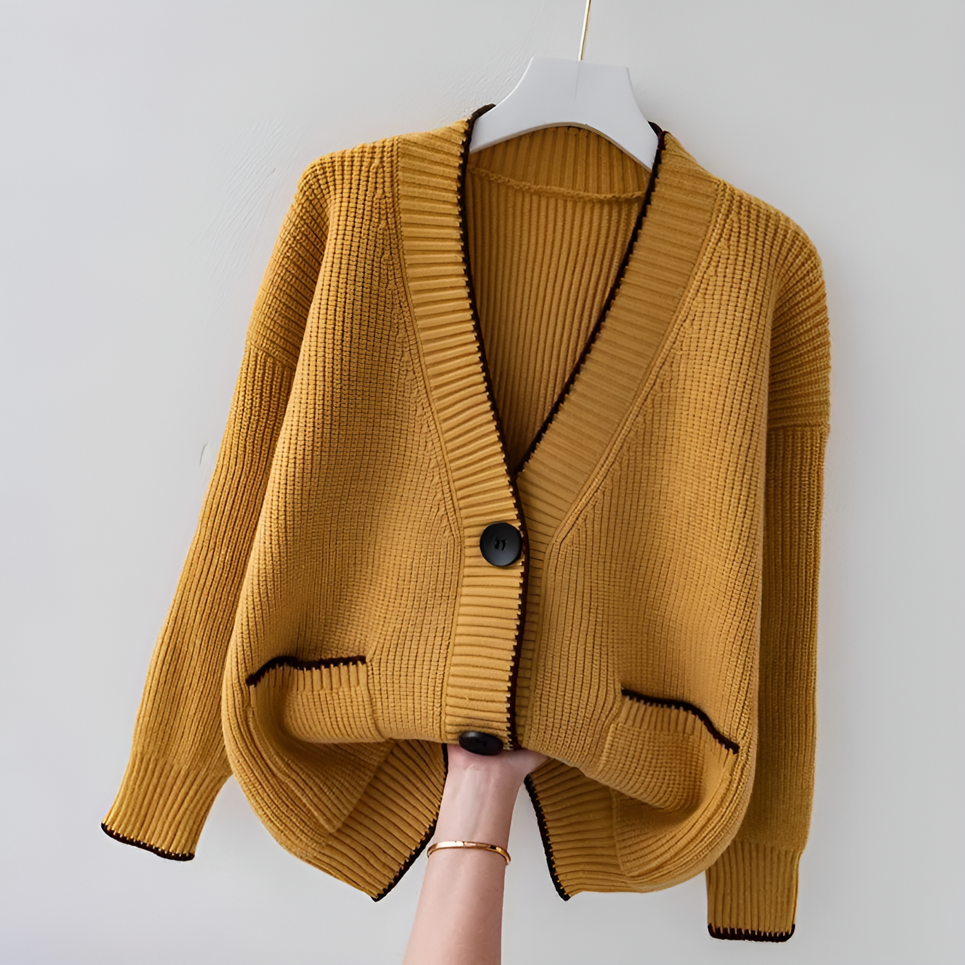 Valeria - Chic Button Cardigan